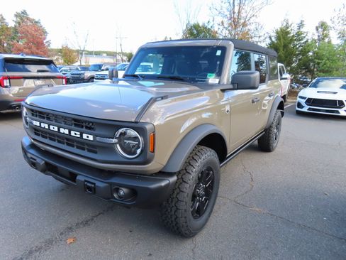 New 2025 Ford Bronco Big Bend w/ Black Diamond Package image 3