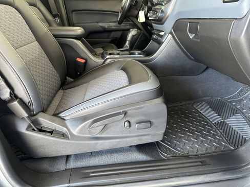 Used 2019 Chevrolet Colorado Z71 image 36