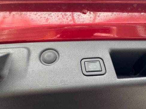 Used 2024 Chevrolet Equinox LT FWD image 28