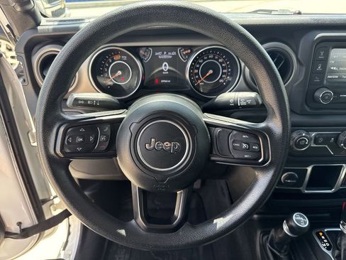 Used 2018 Jeep Wrangler Unlimited Sport image 13