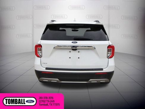 Used 2022 Ford Explorer XLT w/ Equipment Group 202A image 6