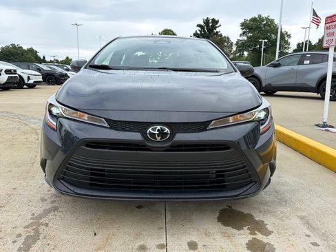 Used 2024 Toyota Corolla LE FWD image 2