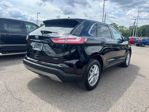 Certified 2024 Ford Edge SEL w/ Convenience Package AWD/4WD image 4
