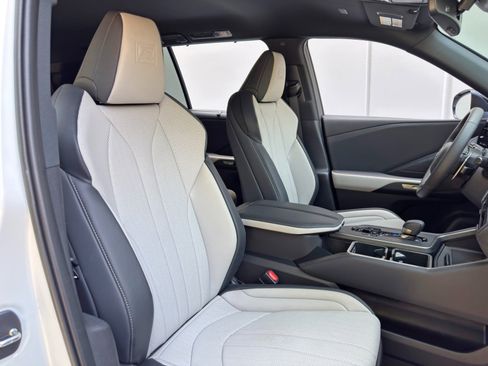 Used 2026 Lexus TX 500h AWD w/ Technology Package image 37