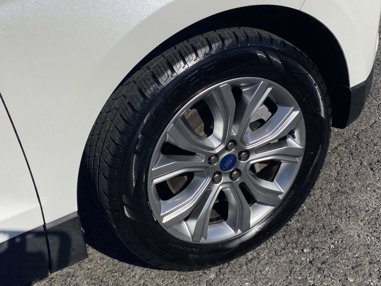 Used 2022 Ford Edge Titanium AWD/4WD image 11