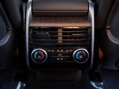 Used 2023 Land Rover Range Rover Long Wheelbase SE image 40