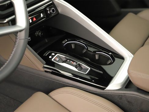 New 2025 Audi Q5 Prestige image 17