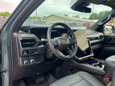 Used 2025 GMC Yukon AT4 AWD/4WD image 13