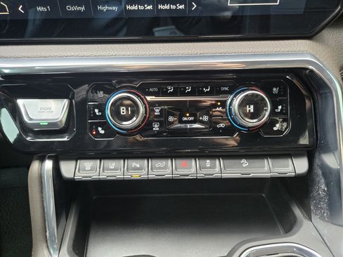 Used 2024 GMC Sierra 2500 Denali w/ Denali Reserve Package image 14