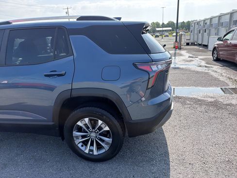 Used 2025 Chevrolet Equinox LT w/ Convenience Package II AWD/4WD image 7