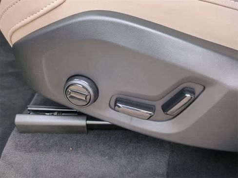 New 2026 Volvo XC90 B6 Plus image 9