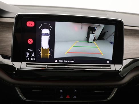 Used 2025 Volkswagen Atlas SEL image 24