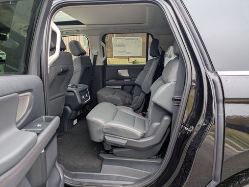 New 2025 Ford Expedition Max Active image 29