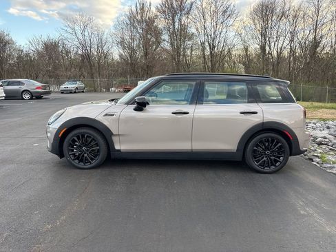 Used 2022 MINI Cooper Clubman S w/ Premium Package image 3