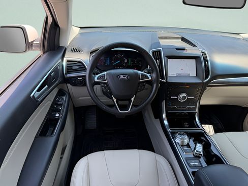 Used 2020 Ford Edge Titanium w/ Equipment Group 301A AWD/4WD image 7