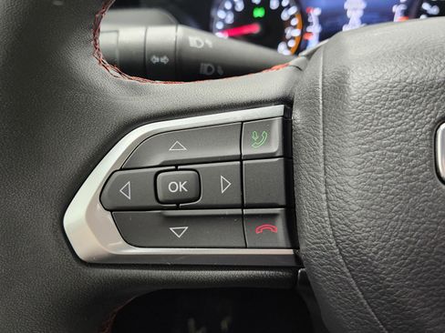 Used 2025 Jeep Compass Trailhawk image 35