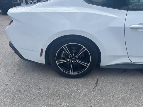 Used 2025 Ford Mustang Coupe RWD image 26