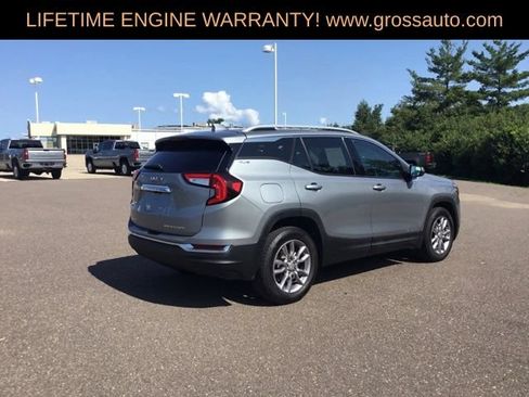 Used 2024 GMC Terrain SLT AWD/4WD image 4