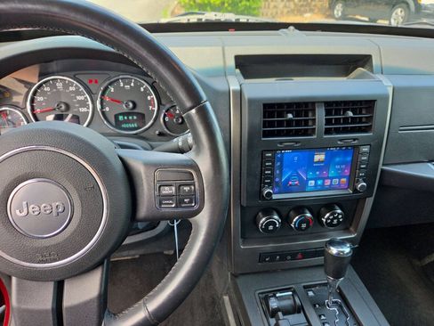 Used 2012 Jeep Liberty Sport AWD/4WD image 11