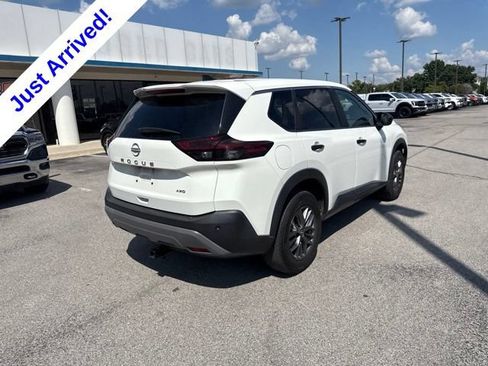 Used 2023 Nissan Rogue S AWD/4WD image 3