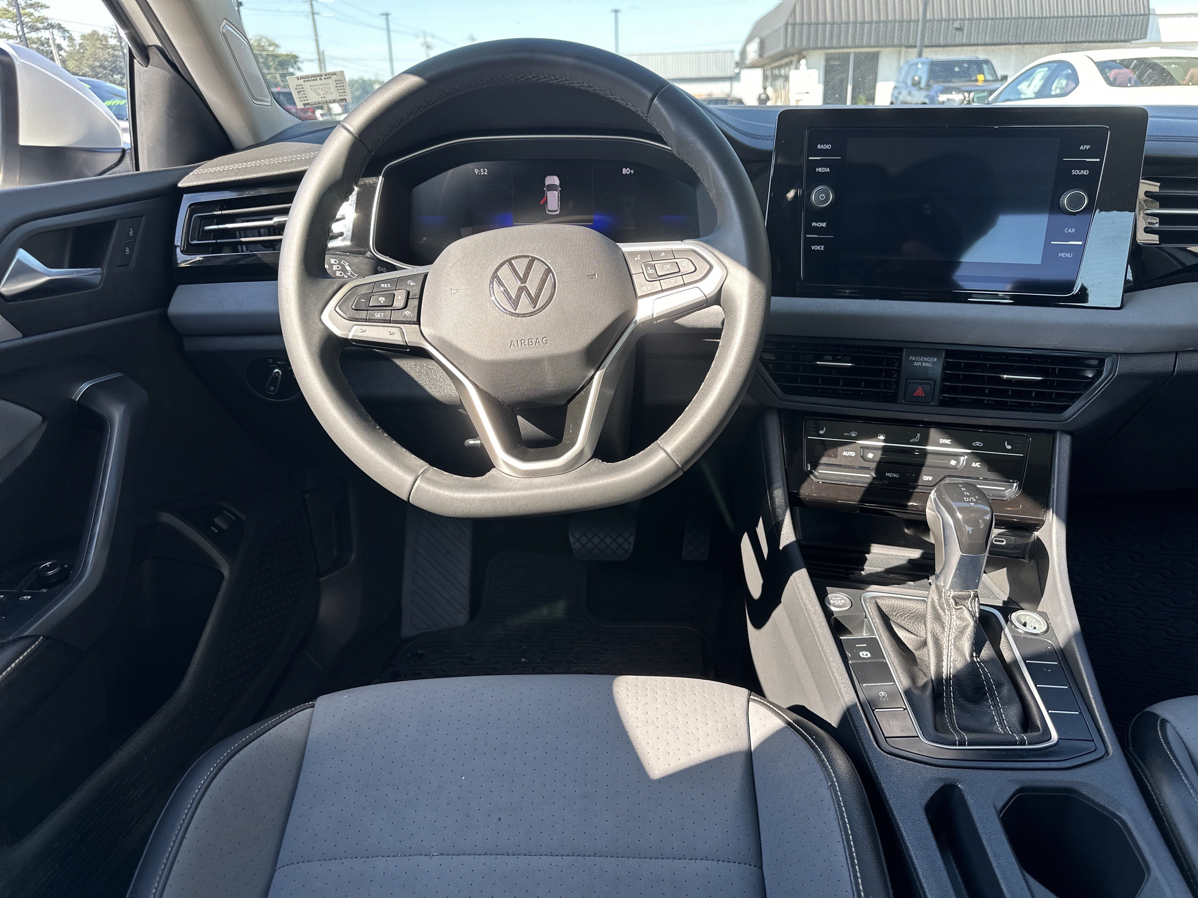 Used 2026 Volkswagen Jetta SE FWD image 10