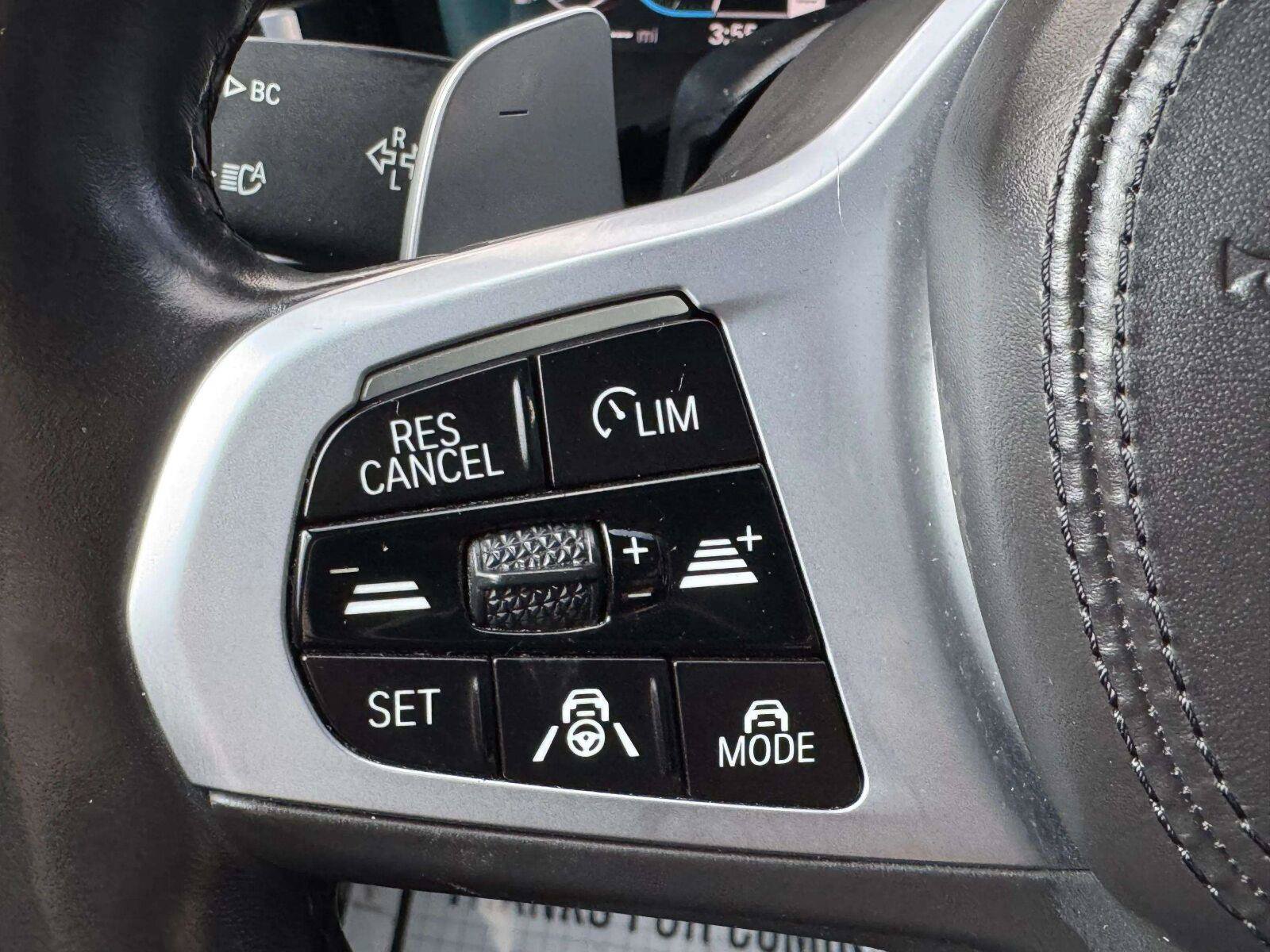 Used 2021 BMW M550i xDrive w/ Dynamic Handling Package AWD/4WD image 23