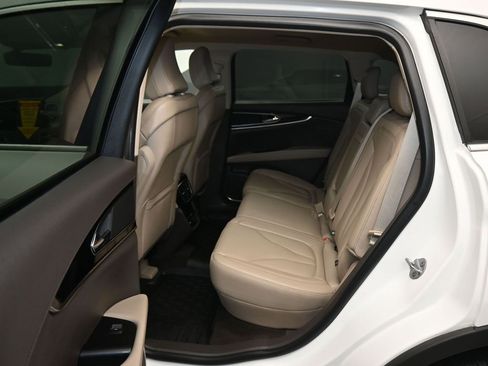 Used 2022 Lincoln Nautilus Standard w/ Premium Package image 32