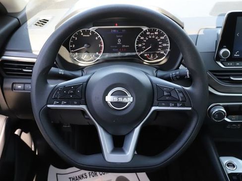 Used 2025 Nissan Altima 2.5 SV FWD image 21