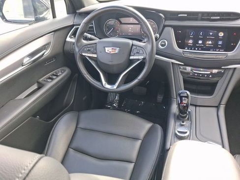 Used 2023 Cadillac XT6 Luxury FWD image 8
