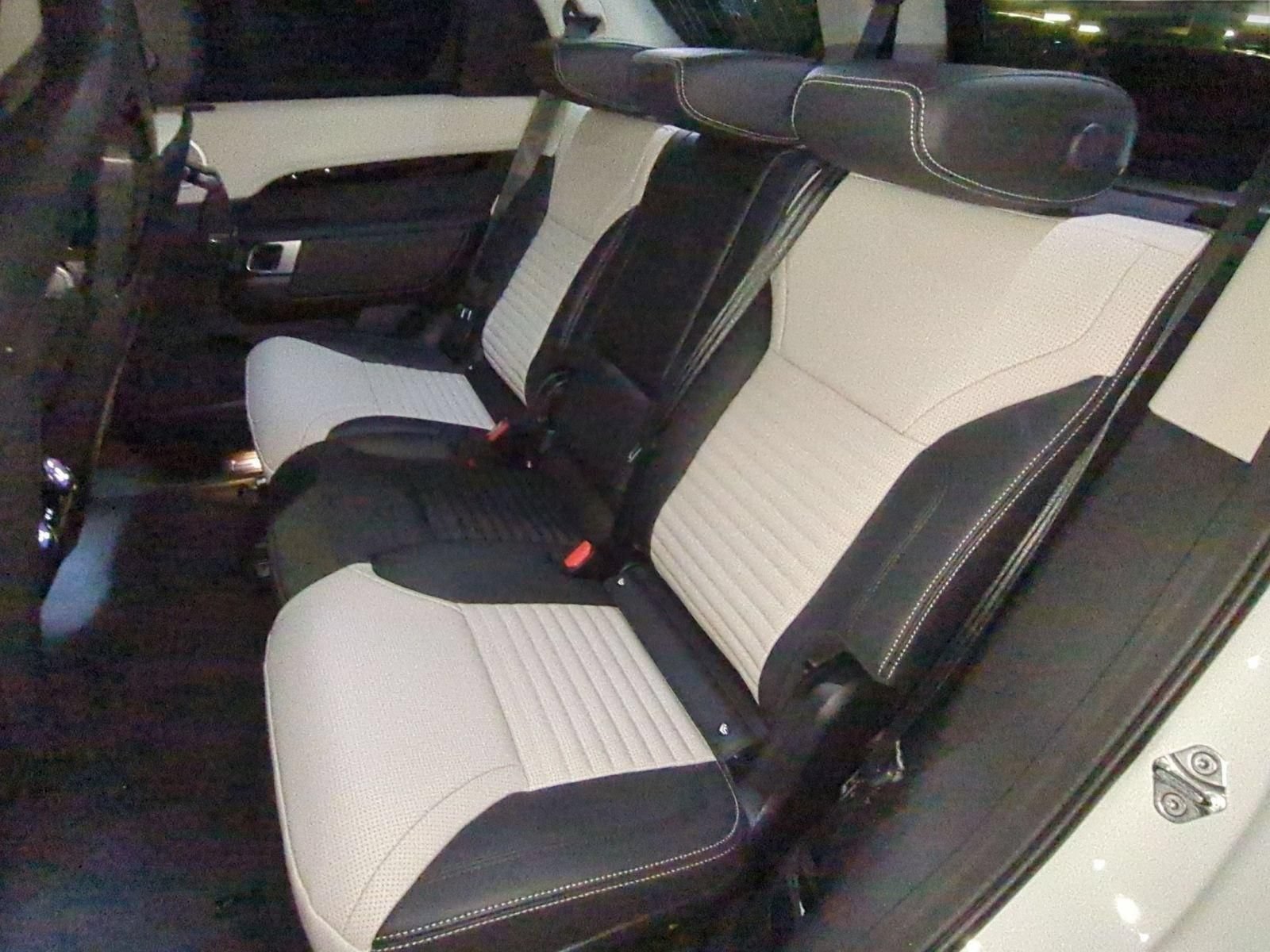 New 2026 Land Rover Discovery S AWD/4WD image 25