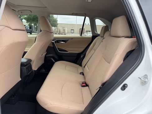 Used 2020 Toyota RAV4 XLE w/ Convenience Package image 27