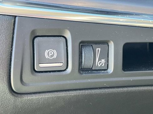 Used 2019 Cadillac XT5 Premium Luxury image 28