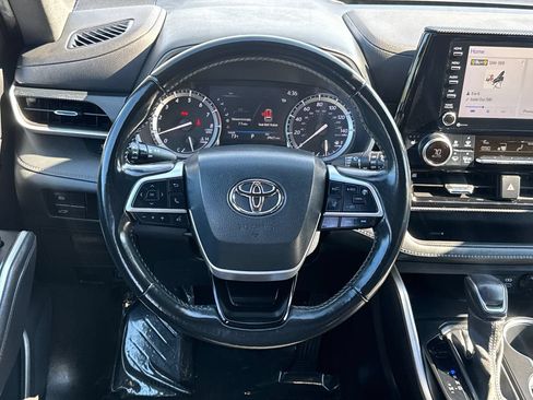 Used 2022 Toyota Highlander XSE AWD/4WD image 14