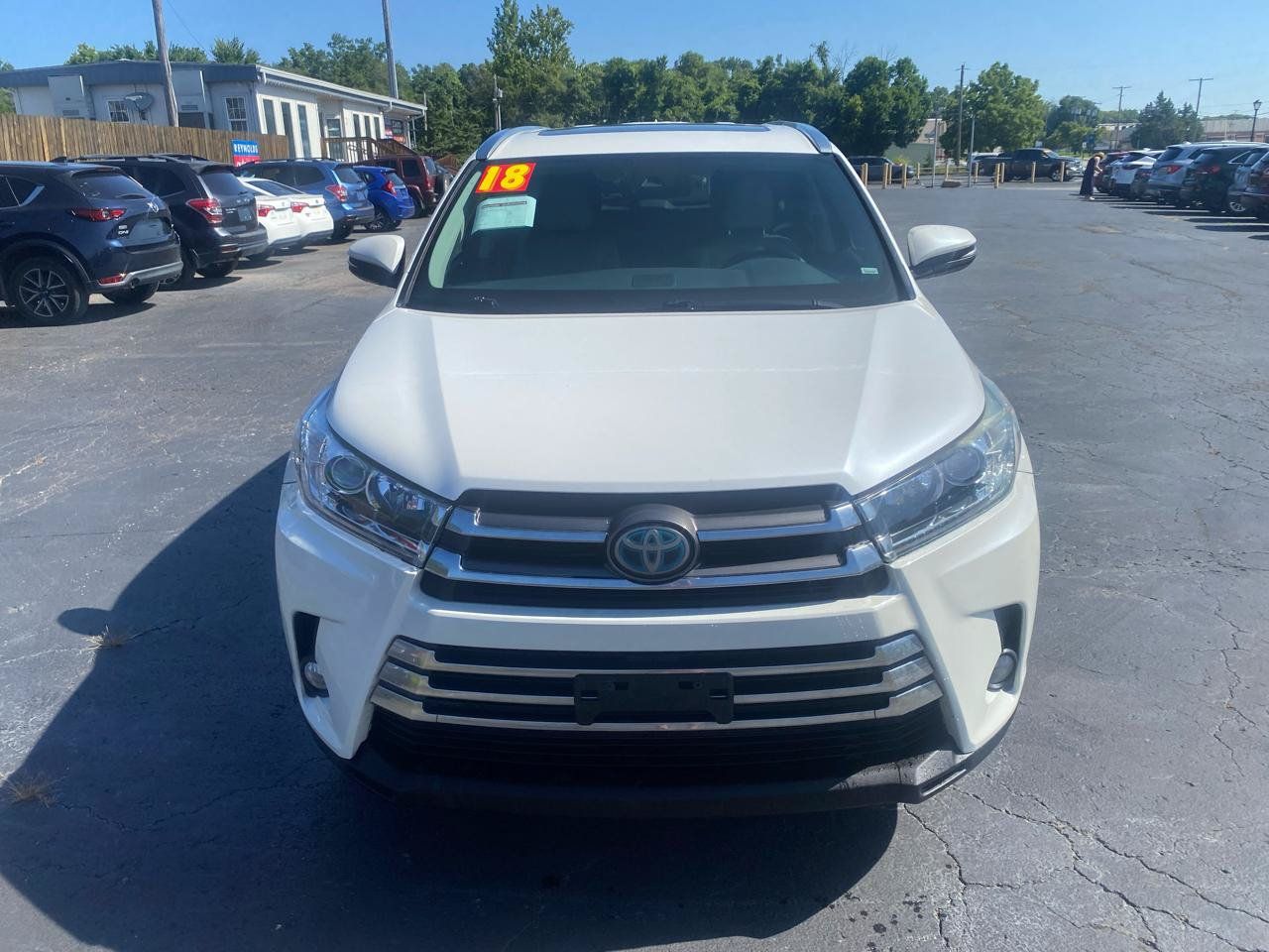 Used 2018 Toyota Highlander Limited AWD/4WD image 2