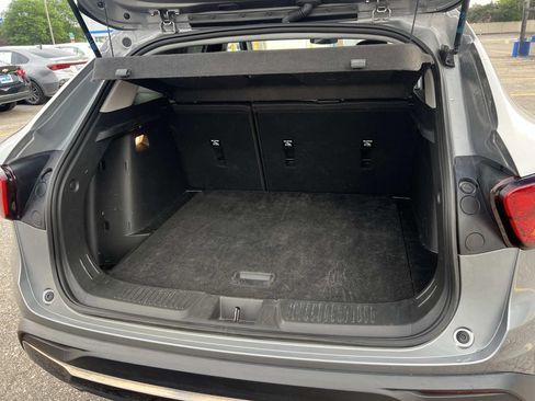 Used 2024 Chevrolet Trax ACTIV w/ Sunroof Package FWD image 9