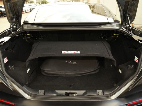 Used 2019 Ferrari Portofino image 28