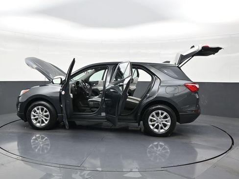 Used 2021 Chevrolet Equinox LS image 30