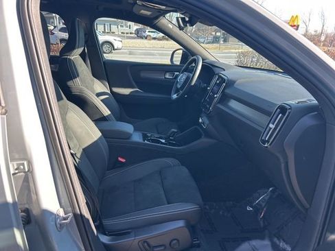 Certified 2025 Volvo XC40 B5 Plus image 14