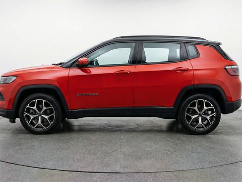 Used 2025 Jeep Compass Limited AWD/4WD image 5