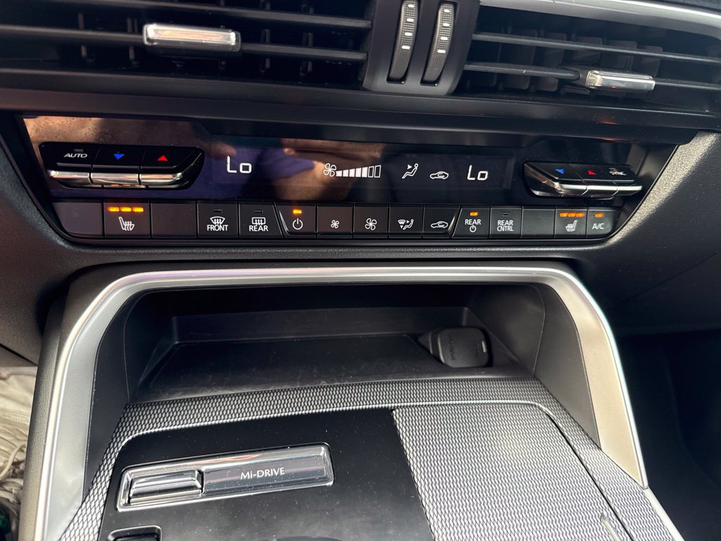 Used 2024 MAZDA CX-90 Plug-In Hybrid w/ Preferred AWD/4WD image 30