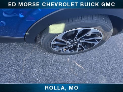 Certified 2022 Chevrolet Bolt EUV Premier w/ Sun & Sound Package FWD image 10