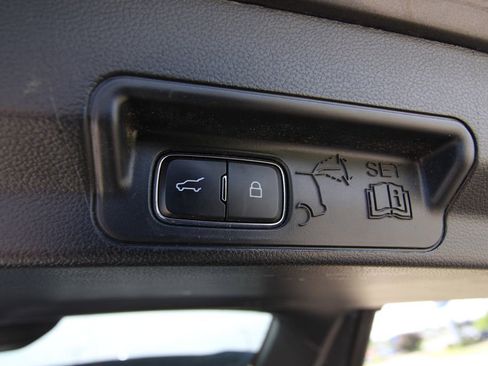 Used 2022 Ford Explorer Limited AWD/4WD image 40