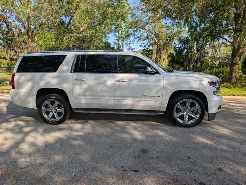 Used 2017 Chevrolet Suburban Premier AWD/4WD image 10