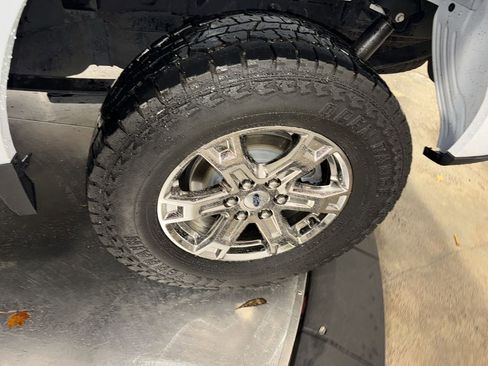 Used 2021 Ford F150 XLT w/ Equipment Group 302A High image 12