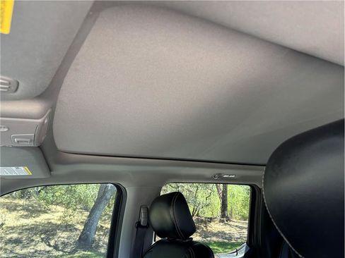 Used 2019 Ford F150 Lariat w/ Equipment Group 502A Luxury AWD/4WD image 11