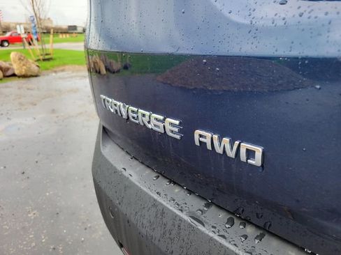 Used 2023 Chevrolet Traverse LT image 27