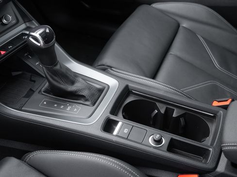 Certified 2025 Audi Q3 2.0T Premium w/ Convenience Package image 17