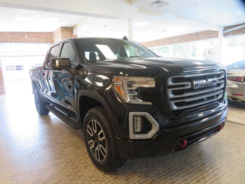 Used 2021 GMC Sierra 1500 AT4 w/ AT4 Premium Package AWD/4WD image 3