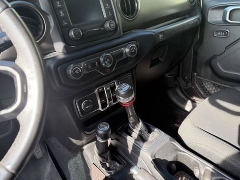 Used 2019 Jeep Wrangler Unlimited Sport S AWD/4WD image 12