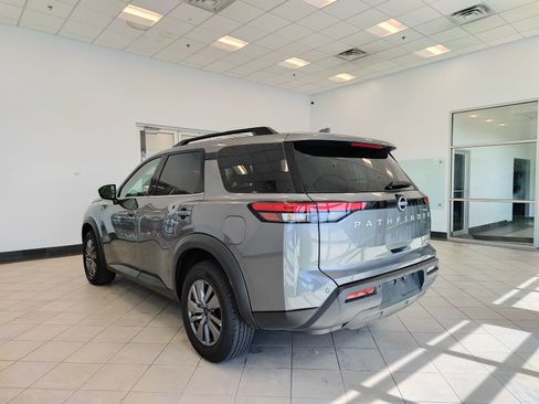Used 2025 Nissan Pathfinder SV AWD/4WD image 5